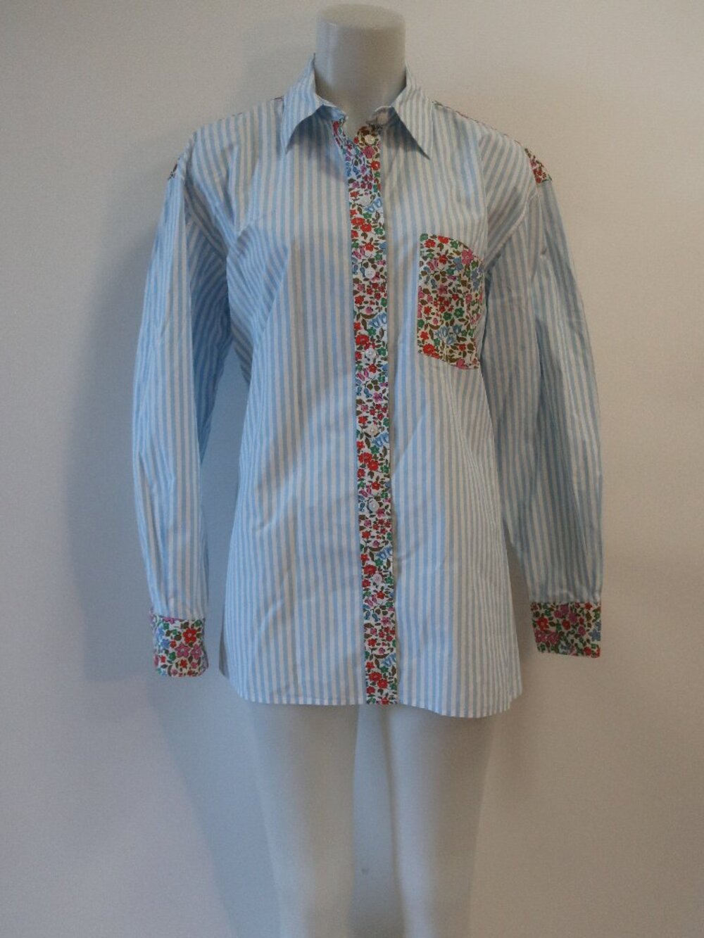 Womens Boden "Sadie" White, Blue Striped Floral Trim Button Down Top 10R